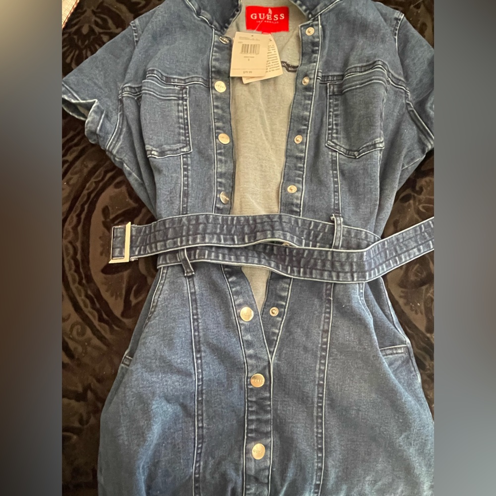 BRAND NEW!! GUESS